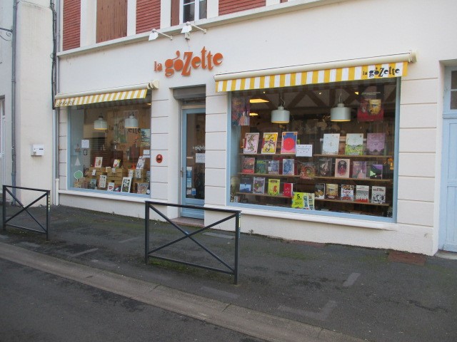 Photographie de la devanture de la librairie La Gozette